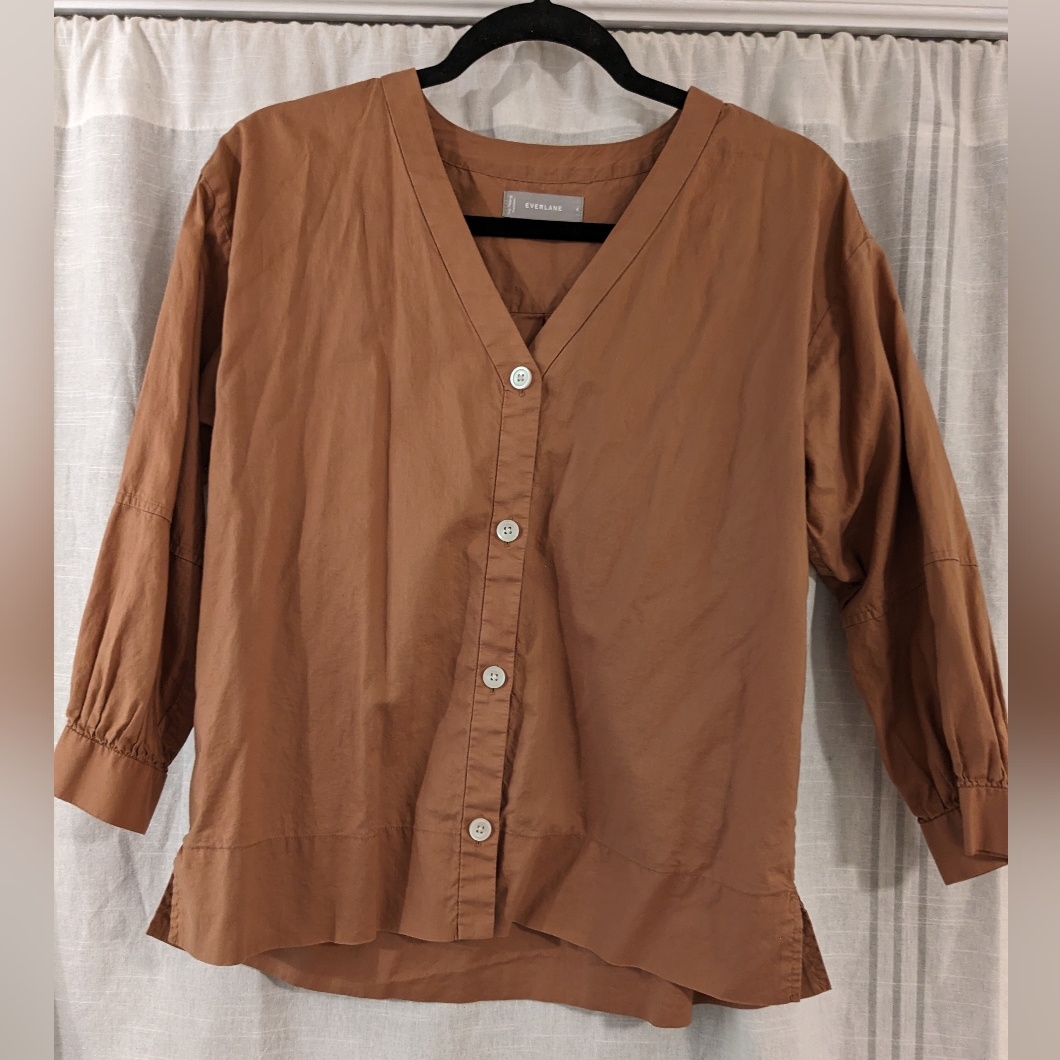 Everlane The Silky Cotton Lantern Top In Tawny Brown
